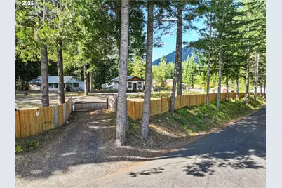 11 Edgewater Dr, Carson, WA 98610 - Photo 3