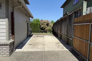 3408 Ambleside Dr, Springfield, OR 97477 - Photo 5