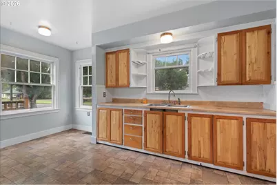 1301 6th St, La Grande, OR 97850 - Photo 9