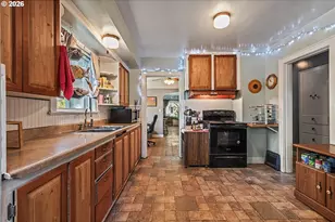1301 6th St, La Grande, OR 97850 - Photo 9