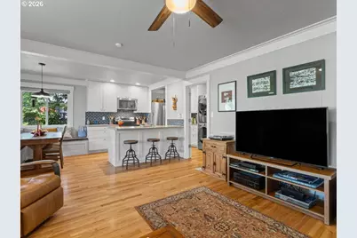 6025 Carman Dr, Lake Oswego, OR 97035 - Photo 9