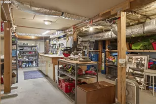 1327 SE Main St, Roseburg, OR 97470 - Photo 27