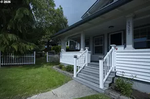 1327 SE Main St, Roseburg, OR 97470 - Photo 3