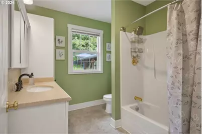 1327 SE Main St, Roseburg, OR 97470 - Photo 17