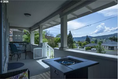 1327 SE Main St, Roseburg, OR 97470 - Photo 5