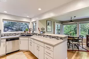 48 Eagle Crest Dr, Lake Oswego, OR 97035 - Photo 5