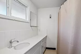 821 SE Bush St, Portland, OR 97202 - Photo 21