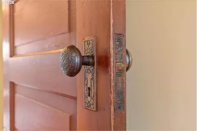 1526 SE Taylor St, Portland, OR 97214 - Photo 17