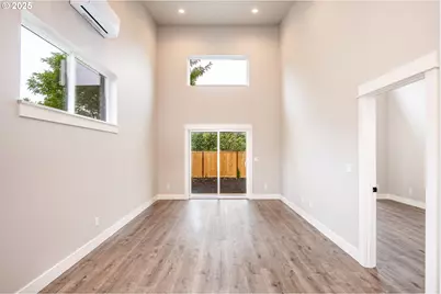 1380 Jacobs Dr, Eugene, OR 97402 - Photo 5