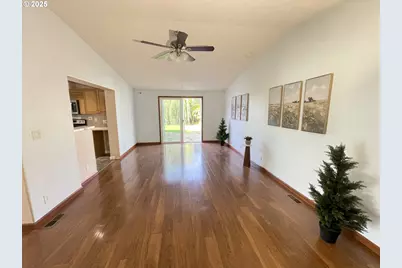 4445 Blueberry Ln NE, Salem, OR 97305 - Photo 23