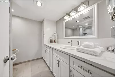 6625 W Burnside Rd #226, Portland, OR 97210 - Photo 17