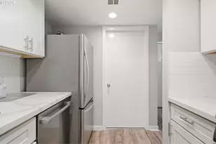 6625 W Burnside Rd, Portland, OR 97210 - Photo 7