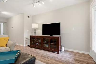 6625 W Burnside Rd #226, Portland, OR 97210 - Photo 13