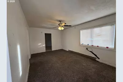 324 N 10th St, Vale, OR 97918 - Photo 3