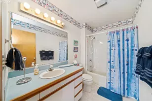 302 Holly Ave, Garibaldi, OR 97118 - Photo 25