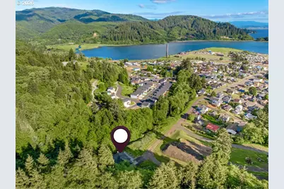 302 Holly Ave, Garibaldi, OR 97118 - Photo 33