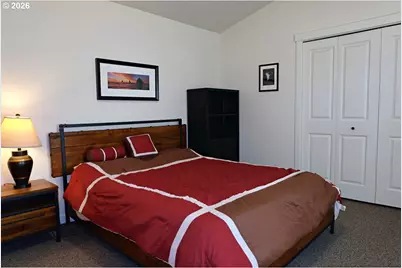 618 NE Garswood Ln, Hillsboro, OR 97006 - Photo 17