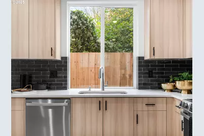 3562 N Haight Ave, Portland, OR 97227 - Photo 7