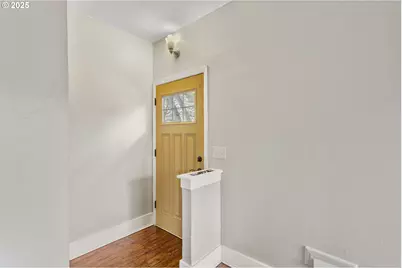 2101 E 33rd St, Vancouver, WA 98663 - Photo 3