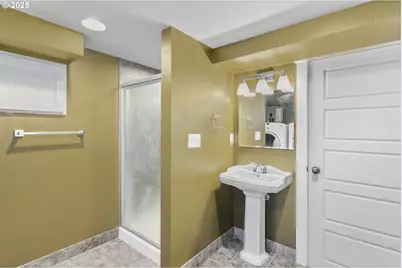 2101 E 33rd St, Vancouver, WA 98663 - Photo 23