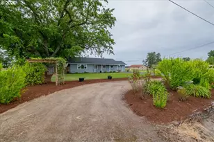 31195 Pirtle Dr, Albany, OR 97321 - Photo 3