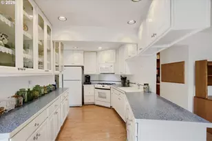744 SE 170th Dr, Portland, OR 97233 - Photo 9