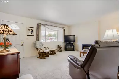 744 SE 170th Dr, Portland, OR 97233 - Photo 5