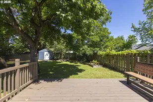 9323 SE Mill St, Portland, OR 97216 - Photo 17