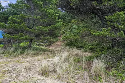 2605 NW Parker Ave, Waldport, OR 97394 - Photo 5