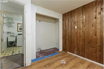 18721 SE Caruthers St, Portland, OR 97233 - Photo 25