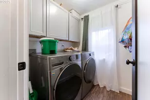 5531 S Kelly Ave, Portland, OR 97239 - Photo 3