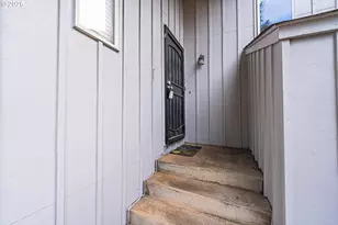 2111 Hawkins Ln, Eugene, OR 97405 - Photo 27