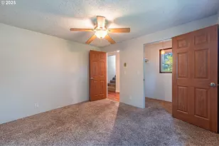 2111 Hawkins Ln, Eugene, OR 97405 - Photo 13