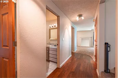 2111 Hawkins Ln, Eugene, OR 97405 - Photo 3