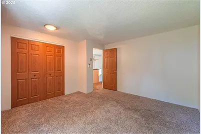 2111 Hawkins Ln, Eugene, OR 97405 - Photo 19