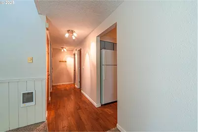 2111 Hawkins Ln, Eugene, OR 97405 - Photo 11