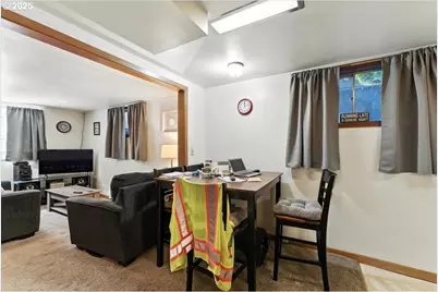 606 NE 72nd Ave, Portland, OR 97213 - Photo 9