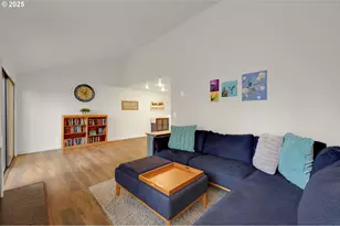 143 Treehill Loop, Eugene, OR 97405 - Photo 13