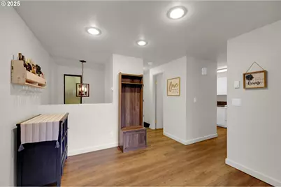 143 Treehill Loop, Eugene, OR 97405 - Photo 7