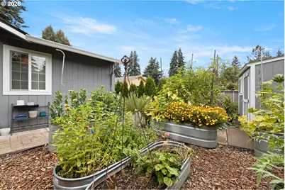 18004 Belmore Ct, Lake Oswego, OR 97035 - Photo 37