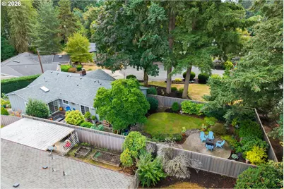 18004 Belmore Ct, Lake Oswego, OR 97035 - Photo 39
