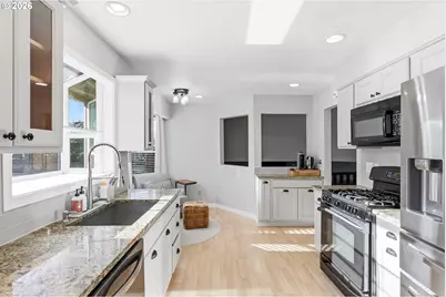 7190 SW 163rd Pl, Beaverton, OR 97007 - Photo 7