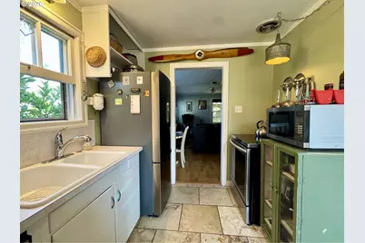 551 6th St, Springfield, OR 97477 - Photo 19