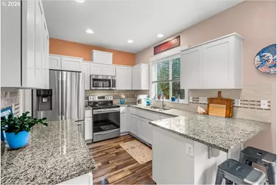 29800 Riverview Dr, Rainier, OR 97048 - Photo 9