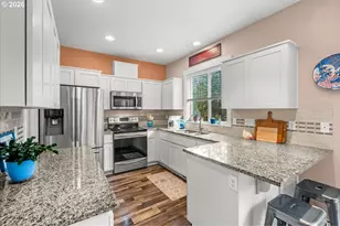 29800 Riverview Dr, Rainier, OR 97048 - Photo 9