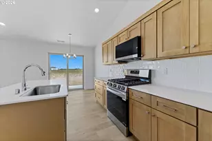 219 SW Sparrow St, Boardman, OR 97818 - Photo 17