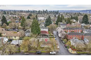 2202 NE Everett St, Portland, OR 97232 - Photo 31