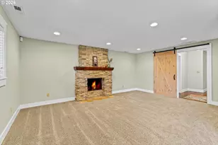 13921 NE Siskiyou Ct, Portland, OR 97230 - Photo 27