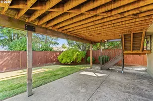 13921 NE Siskiyou Ct, Portland, OR 97230 - Photo 41