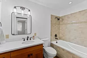 13921 NE Siskiyou Ct, Portland, OR 97230 - Photo 19